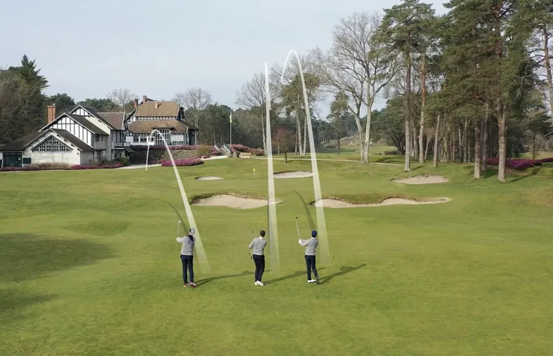 À 100m du green avec deux bunkers devant
