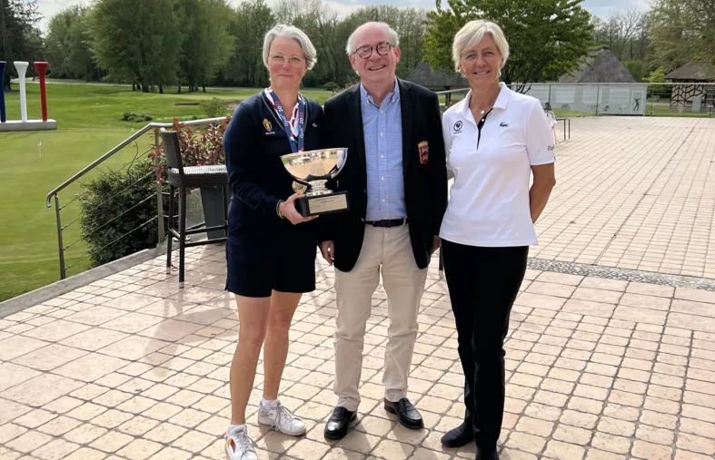 Internationaux de France seniors dames : Sylvie Clausset l'emporte